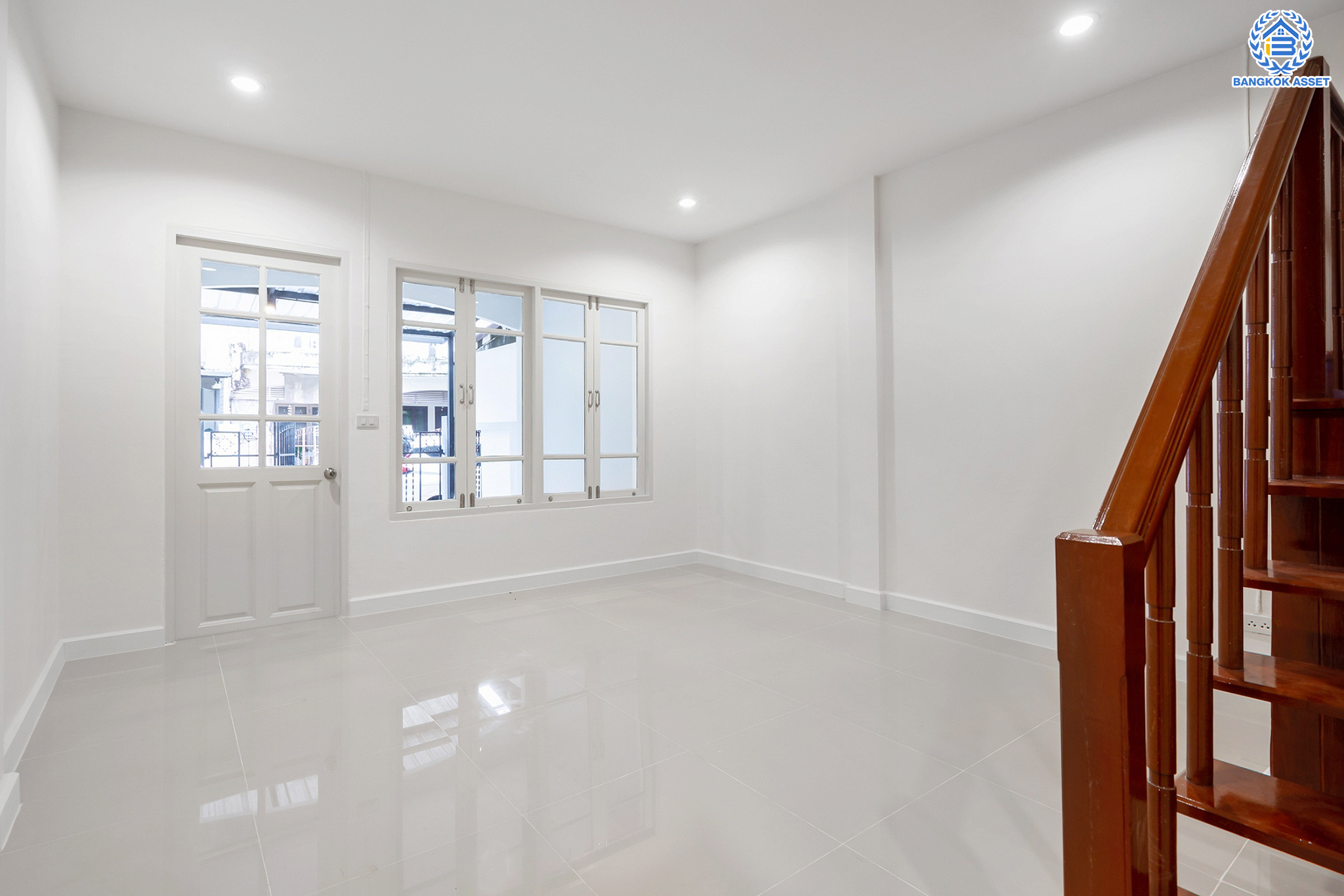 บ้านมือสองตกแต่งใหม่ ม.บุศรินทร์ บางบัวทอง เนื้อที่ 18 ตร.ว. ฟังก์ชัน 2 ห้องนอน 2 ห้องน้ำ 1 ที่จอดรถ ทำเลดี เชื่อมต่อหลายเส้นทาง ถ.กาญจนาภิเษก, ถ.รัตนาธิเบศร์, ถ.บางกรวย-ไทรน้อย และใกล้เซ็นทรัลเวสต์เกต และรถไฟฟ้าสายสีม่วง "สถานีบางพลู"...